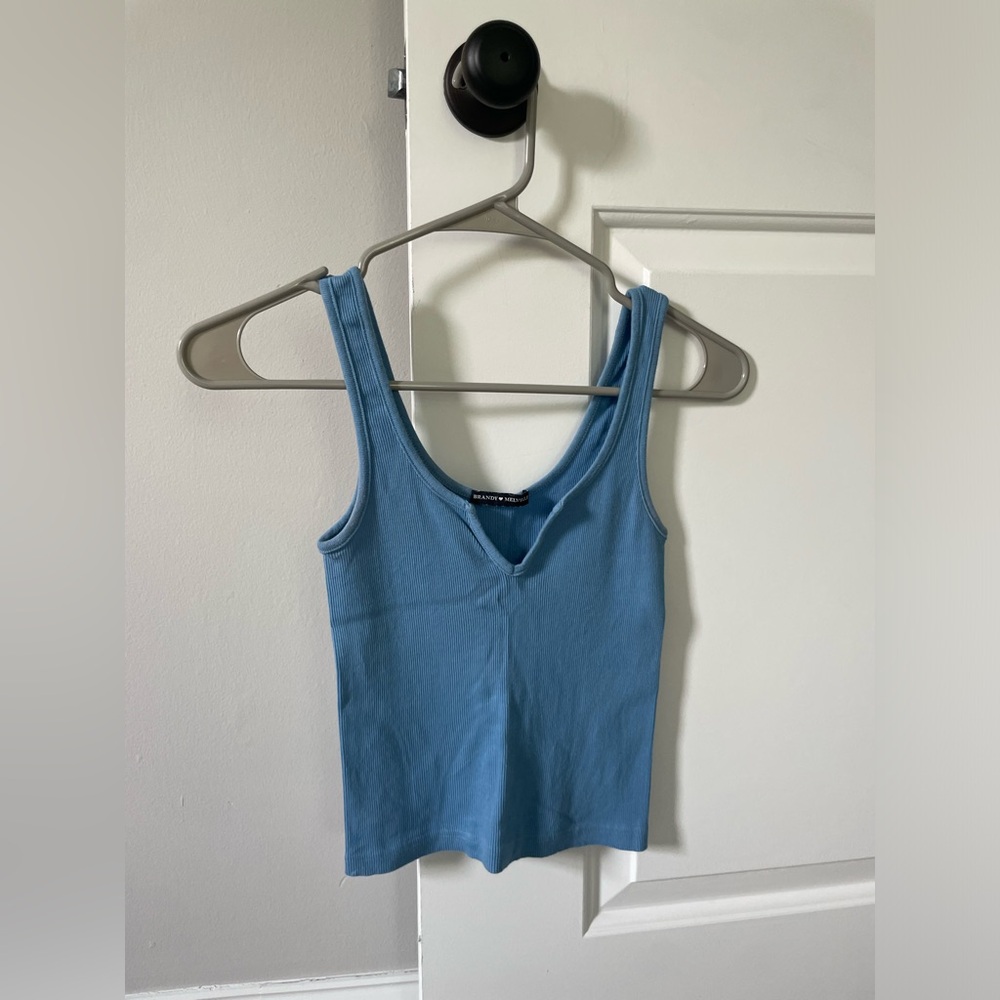 BRANDY MELVILLE V NECK TANK TOP